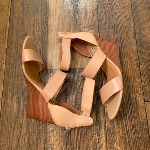 Steve Madden nude wedges